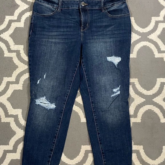 Maurices Mid Rise Dark Blue Distressed Jeggings Size Large - Picture 5 of 8